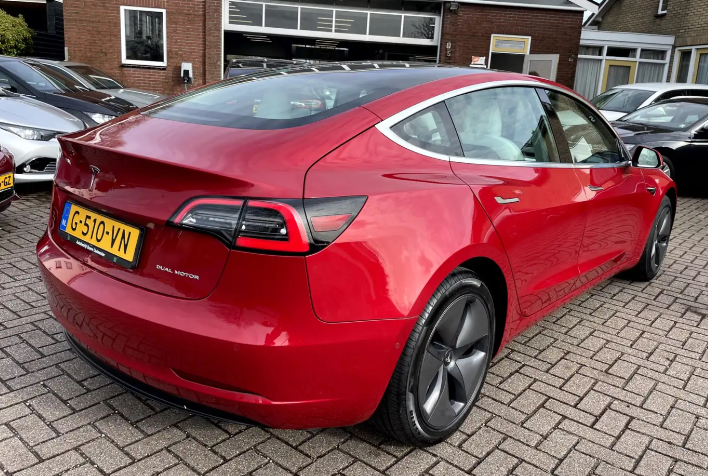 Left hand drive car TESLA MODEL 3 (01/12/2019) - 